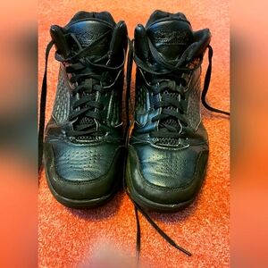 Tredsafe slip resistant fooware men size 9.5